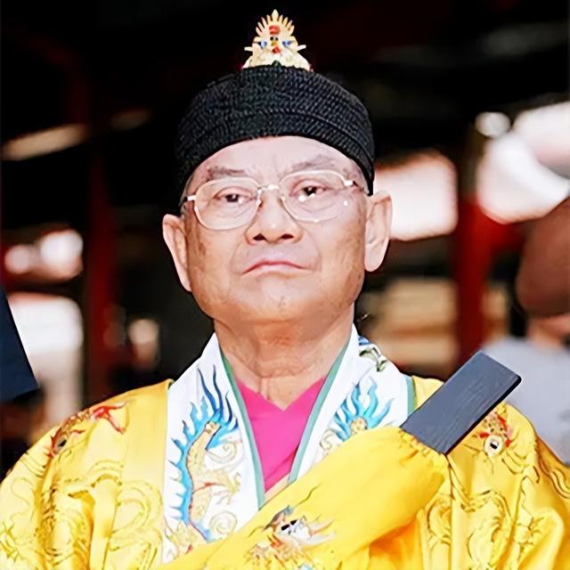 8年，陌生男子自稱63代天師兒子，拿出信物證明宣稱64代冒名頂替"