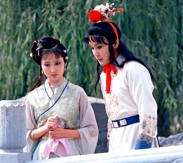 聯姻、做妾、童養(yǎng)媳！養(yǎng)女身份太尷尬，林黛玉險些成為秦可卿第二