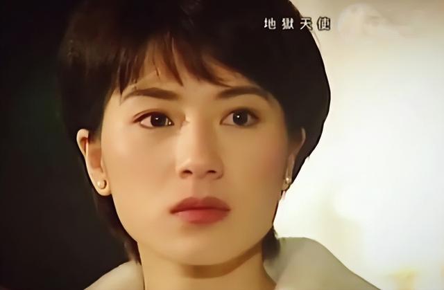 5位一眼萬年的短發(fā)美女，年輕時個個美到窒息，今有人網(wǎng)上求工作"