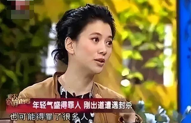 5位一眼萬年的短發(fā)美女，年輕時個個美到窒息，今有人網(wǎng)上求工作"