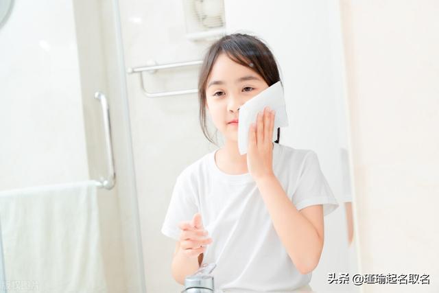 詩經(jīng)中的寶寶小名，具有濃濃的古風(fēng)韻味，清新唯美，文雅又大氣