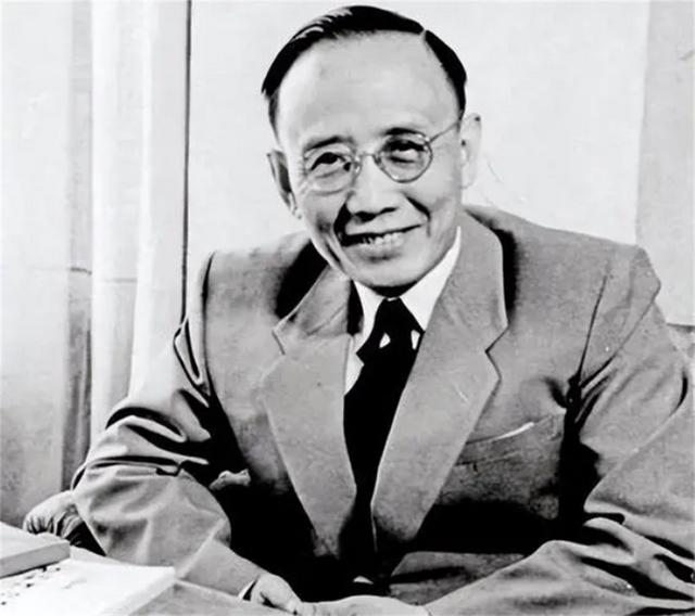 泰山上的“蟲二”二字，日本人苦心研究十年，卻被郭沫若一語道破