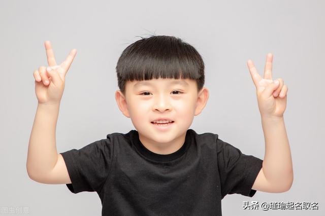 詩經(jīng)中的寶寶小名，具有濃濃的古風(fēng)韻味，清新唯美，文雅又大氣