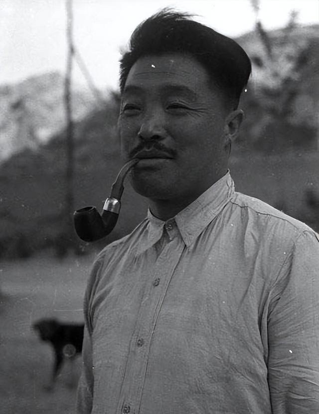 十大元帥之首朱老總，在授銜時編號卻是“004”，那么“001”是誰