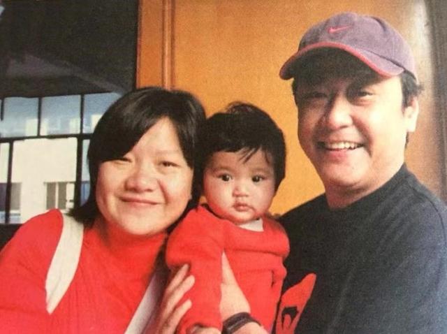 名門痞女洪晃：豪言女人要睡五個男人才夠本，如今已有四次婚姻