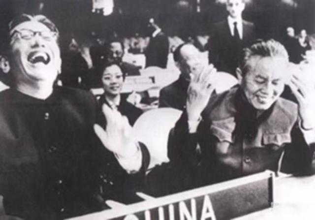 名門痞女洪晃：豪言女人要睡五個男人才夠本，如今已有四次婚姻