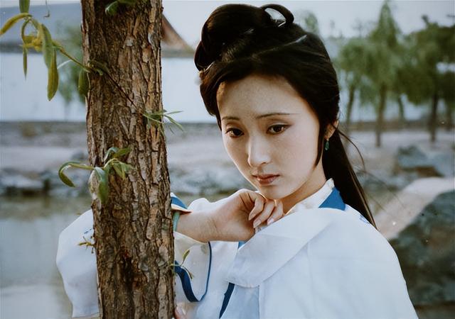 聯姻、做妾、童養(yǎng)媳！養(yǎng)女身份太尷尬，林黛玉險些成為秦可卿第二