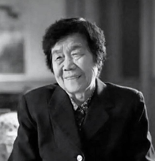 趙力平多次拒絕朱德兒子求愛(ài)，賀龍問(wèn)其原因，趙力平：他家官太大