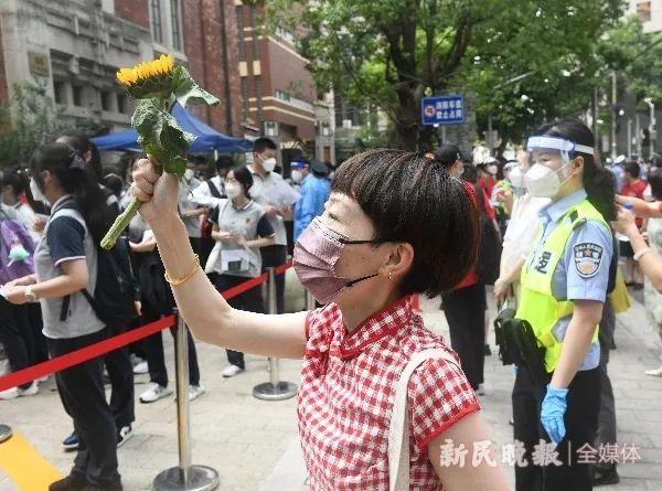 臨考前，這位考生所在的小區(qū)突然封控了……