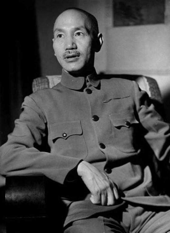 十大元帥之首朱老總，在授銜時編號卻是“004”，那么“001”是誰