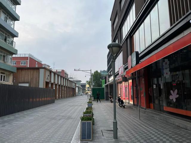 便利店起家，昂貴夜店“平替”，天堂超市為什么能吸引年輕人？