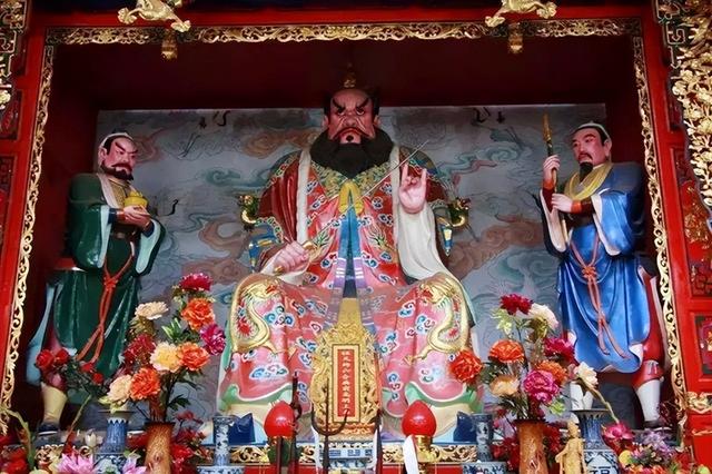 8年，陌生男子自稱63代天師兒子，拿出信物證明宣稱64代冒名頂替"