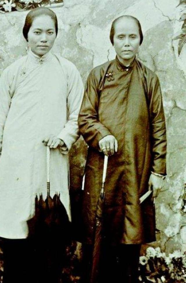 925年孫中山病危，堅持睡地上還念叨有冰更好，宋慶齡都不知原因"