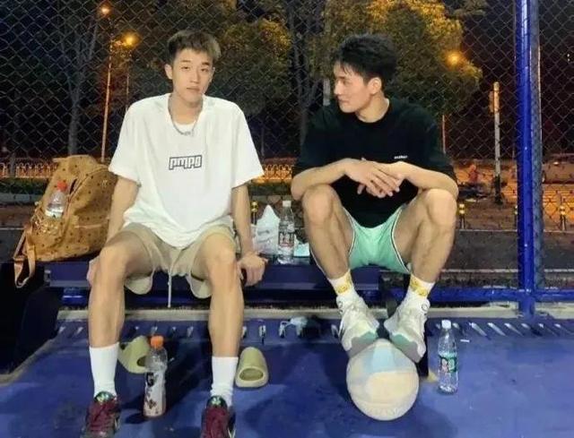 這幾個(gè)小哥哥，你選擇哪一個(gè)呢？