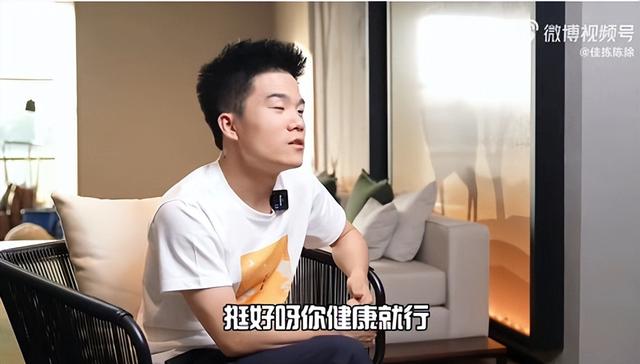 “深夜我迷上了董老師”：比劉畊宏更火的男人出現(xiàn)了，看了他的經(jīng)歷終于明白，人為什么要讀書