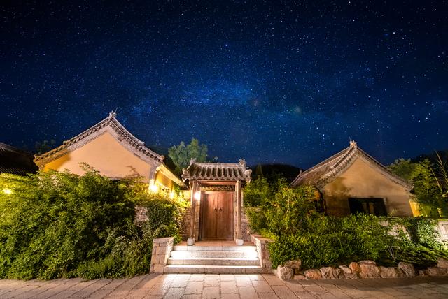 星空、石房、落地窗…來山野里這些高顏值民宿發(fā)呆、打盹、曬太陽！