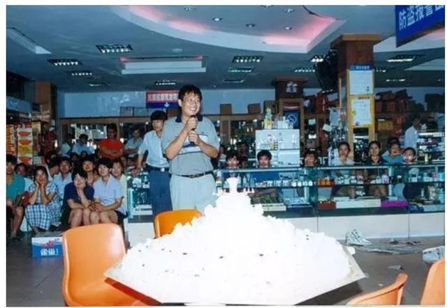 河南窮小子，逆襲成富豪，年入5000萬(wàn)，向汶川捐款1000萬(wàn)