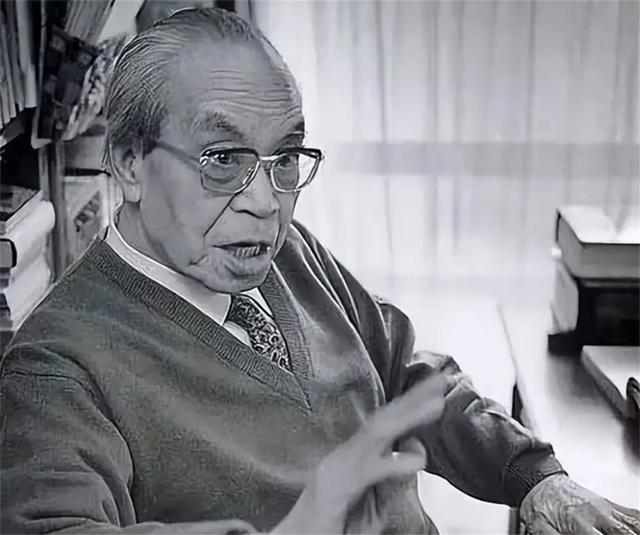 泰山上的“蟲二”二字，日本人苦心研究十年，卻被郭沫若一語道破