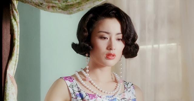 5位一眼萬年的短發(fā)美女，年輕時個個美到窒息，今有人網(wǎng)上求工作"