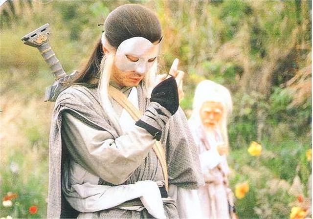 同樣是寫武俠小說，古龍取名飄逸，金庸筆下這14個名字，很有意思