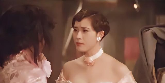 5位一眼萬年的短發(fā)美女，年輕時個個美到窒息，今有人網(wǎng)上求工作"