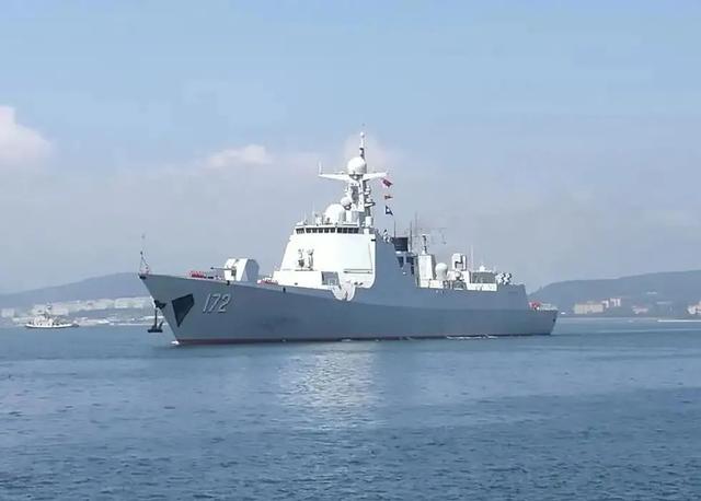 03航母冠名大戰(zhàn)一觸即發(fā)，網(wǎng)友們吵翻了，海軍命名規(guī)則了解一下"
