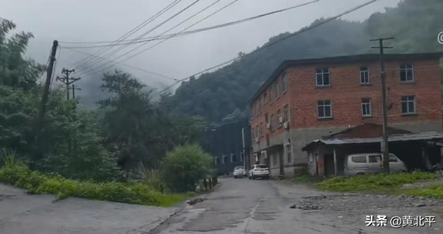 江西與湖南交界的大圍山上有廢棄兵工廠，曾有3萬人在這工作生活