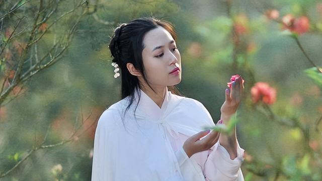 常說詩詞文字要精簡，為何這種多字相同寫法還被說好？手法有貓膩