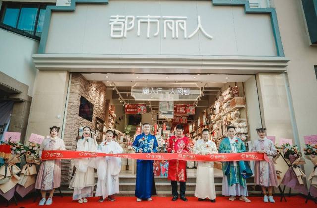 都市麗人鄭耀南：保安起步，打造東方維多利亞，85億身家入富豪榜