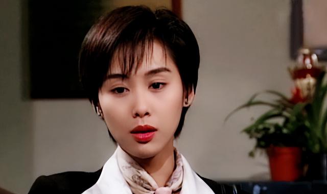 5位一眼萬年的短發(fā)美女，年輕時個個美到窒息，今有人網(wǎng)上求工作"