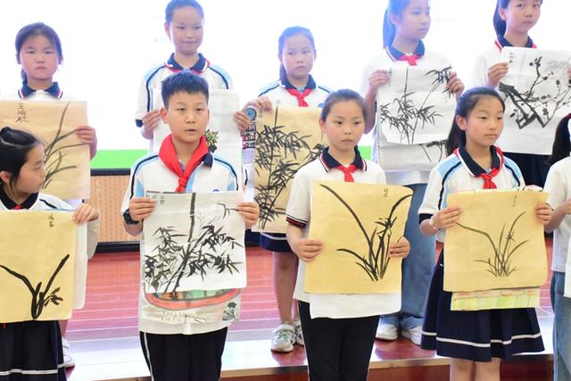 安康高新區(qū)第四小學(xué)社團(tuán)展風(fēng)采