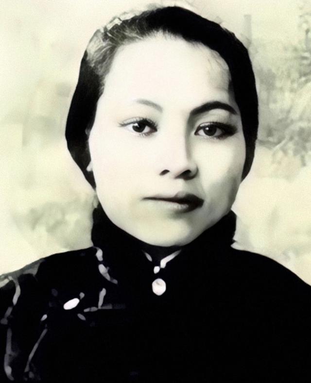 925年孫中山病危，堅持睡地上還念叨有冰更好，宋慶齡都不知原因"