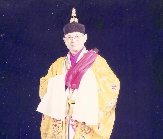 8年，陌生男子自稱63代天師兒子，拿出信物證明宣稱64代冒名頂替"