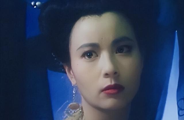 5位一眼萬年的短發(fā)美女，年輕時個個美到窒息，今有人網(wǎng)上求工作"