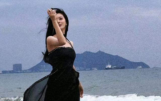 恭喜，郭艾倫球場情場雙豐收，取代周鵬擔(dān)任隊長，女友過分美麗
