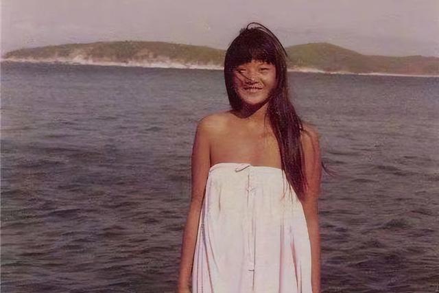 名門痞女洪晃：豪言女人要睡五個男人才夠本，如今已有四次婚姻
