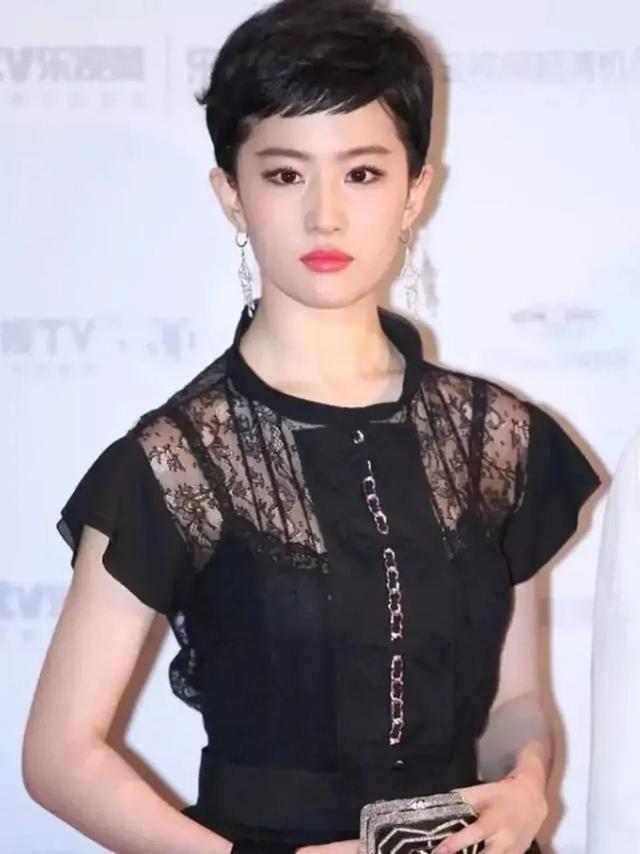 5位一眼萬年的短發(fā)美女，年輕時個個美到窒息，今有人網(wǎng)上求工作"