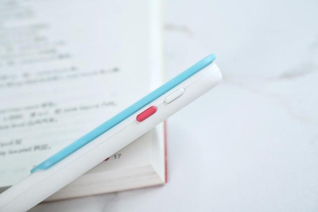 訊飛AI翻譯筆P20能掃也能教，低學齡學英語，這支筆就夠了