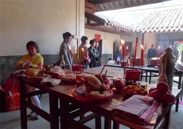 湖北十堰一村人全姓李，祭祖意外找到一族譜，解密全村祖宗身份