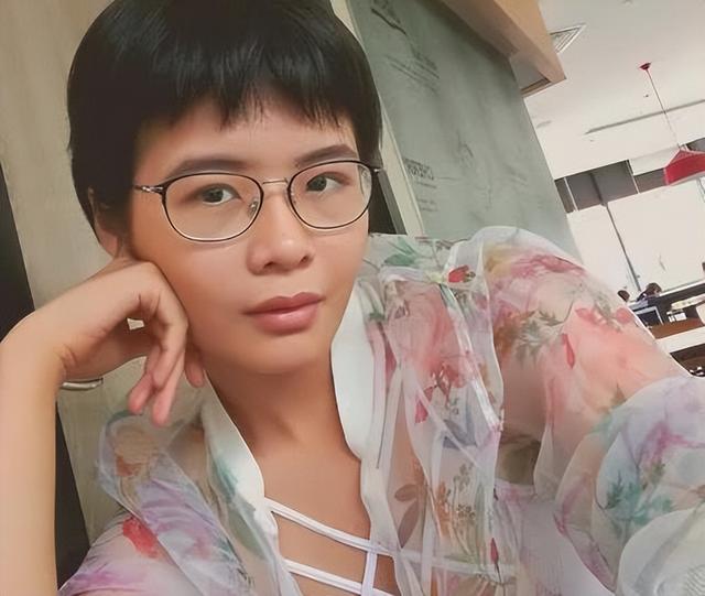 兩年過去了，還有人記得“恨國女”許可馨嗎，她早就偷偷改名了