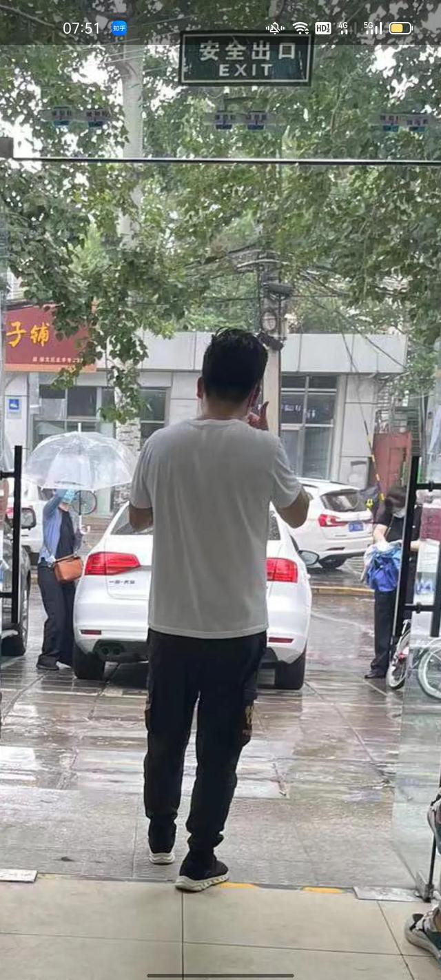 頭發(fā)對(duì)女人很重要，好的理發(fā)師對(duì)女人更重要