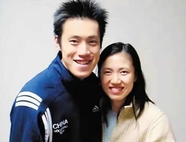 湯淼艱難的育女經(jīng)歷！為要孩子跑遍各大醫(yī)院，感嘆孩子來的不容易
