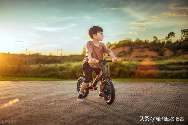 和愷字意思搭配的名字？起名字用愷還是凱！