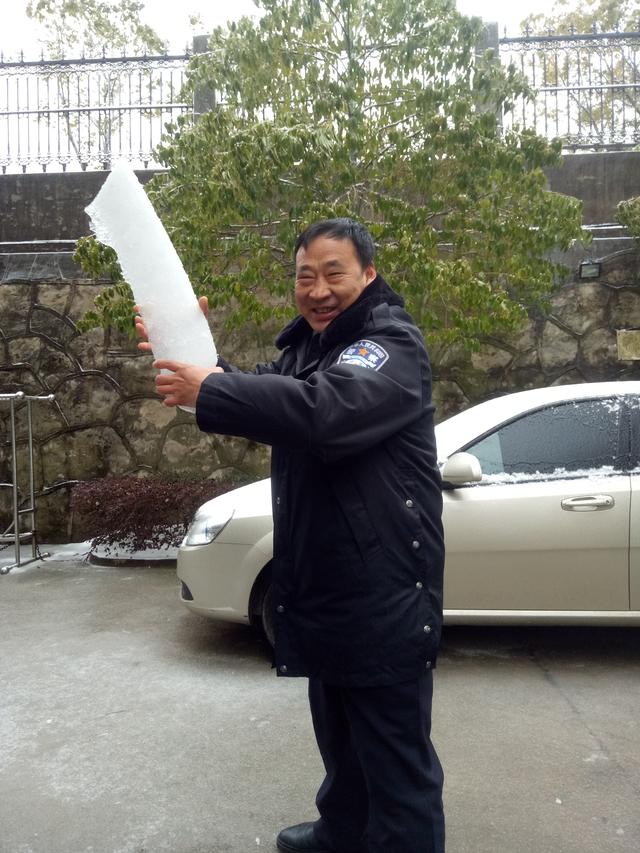 愷和凱哪個(gè)字含義好愷配什么字取名寓意吉利？凱和愷哪個(gè)字含義更好！