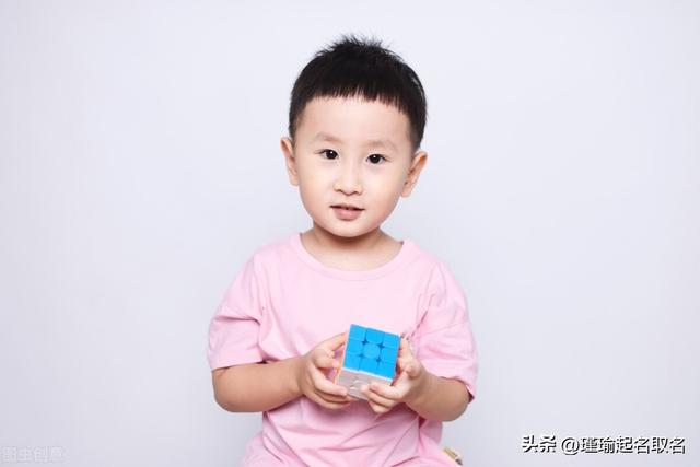 曜字取名寓意(女孩)？曜字女孩名字！