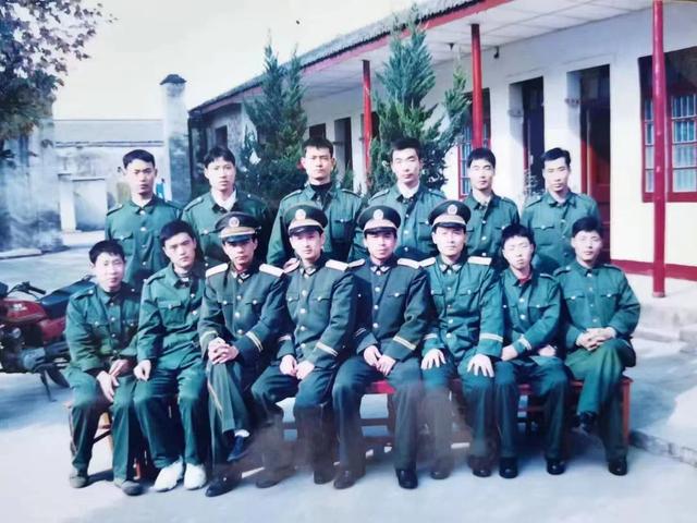 愷和凱哪個(gè)字含義好愷配什么字取名寓意吉利？凱和愷哪個(gè)字含義更好！
