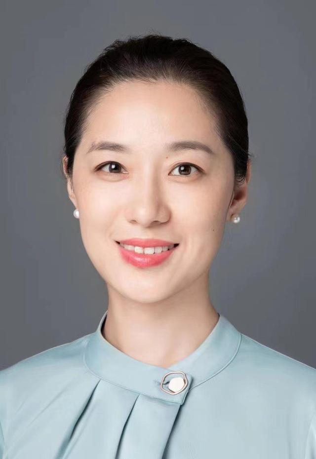 儷人創(chuàng)客__開心農(nóng)場渠雯新農(nóng)人”菜姐姐“的生態(tài)農(nóng)業(yè)