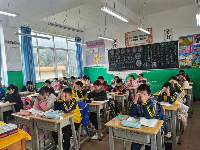 瞳字取名寓意及含義？瞳字取名寓意及含義男孩！