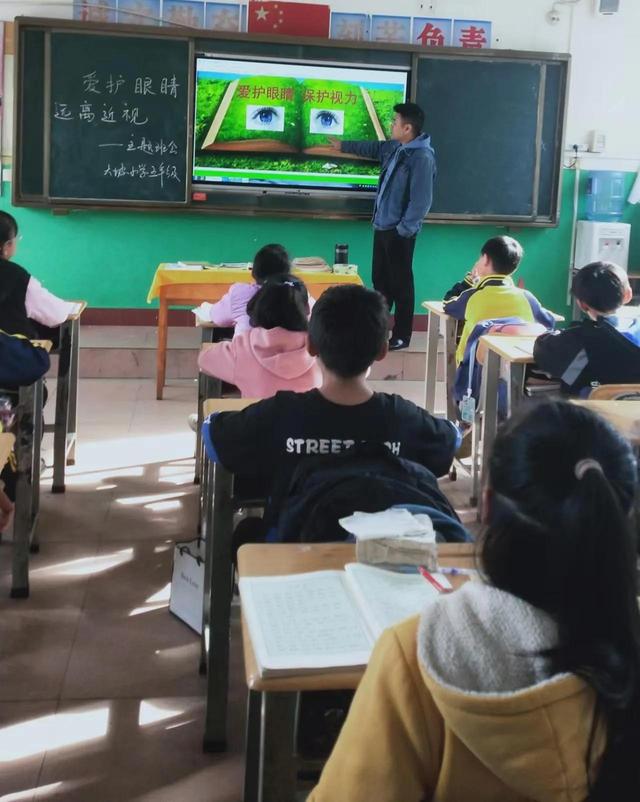瞳字取名寓意及含義？瞳字取名寓意及含義男孩！