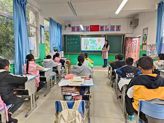 瞳字取名寓意及含義？瞳字取名寓意及含義男孩！